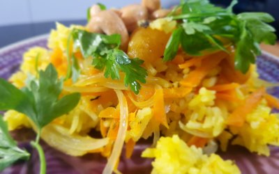 Rice Pilaf with Apricots and Cashew Nuts