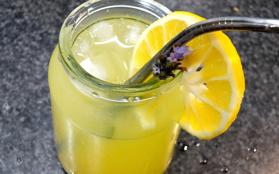 Fresh Lemonade with Lavender